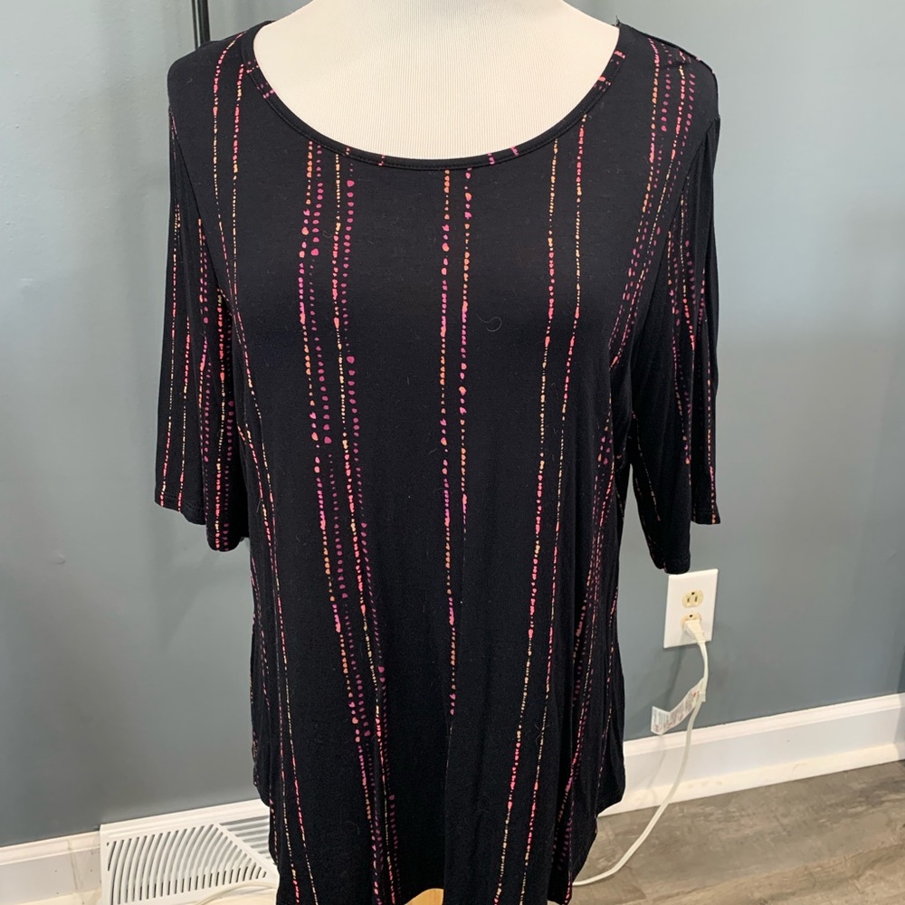 Black 3/4 sleeve, with pink/orange dotted stripes